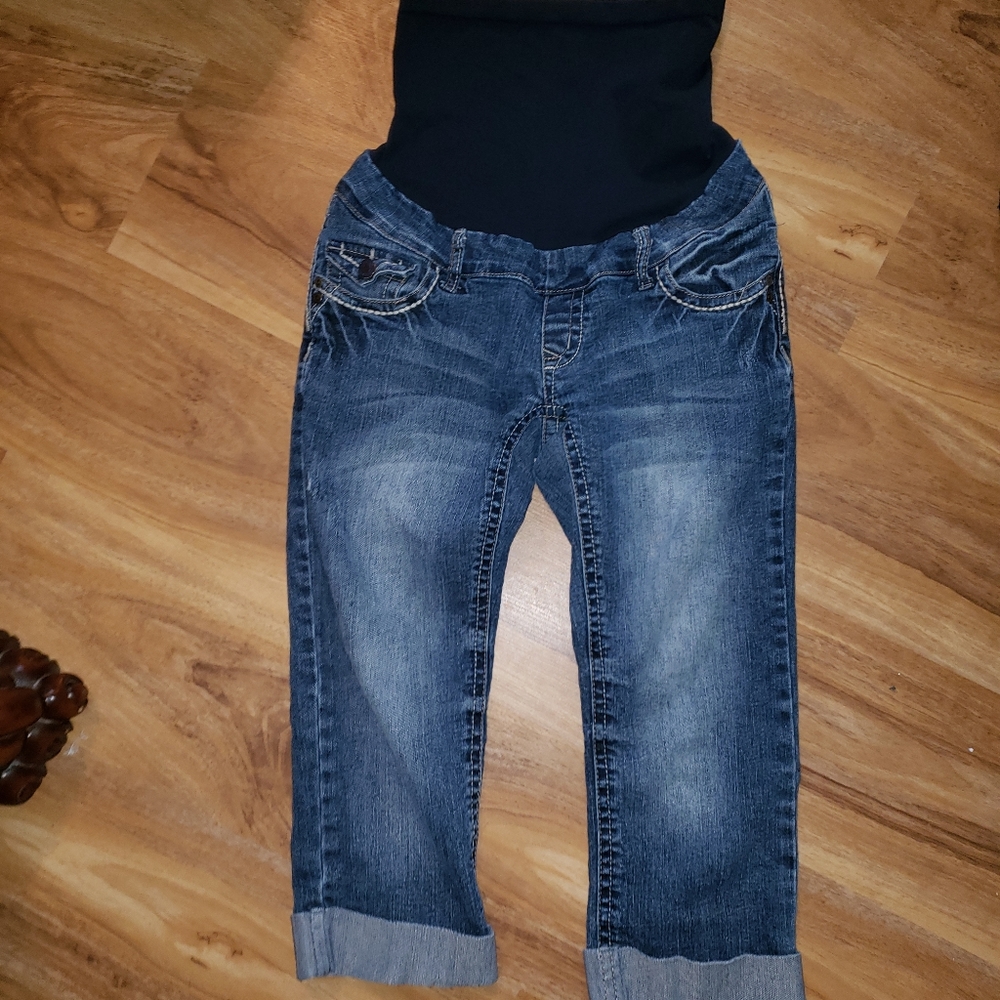 Wallflower Maternity Capri's size Small